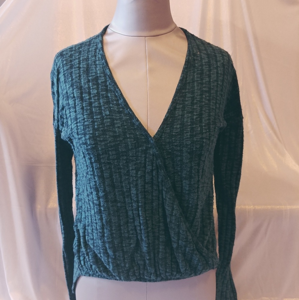 Blue ribbed wrap style shirt